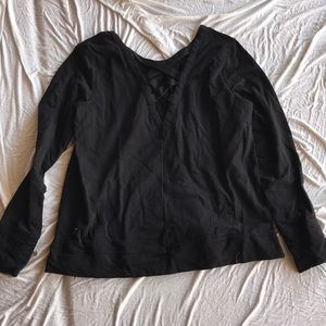 Black crossing back sweatshirt
